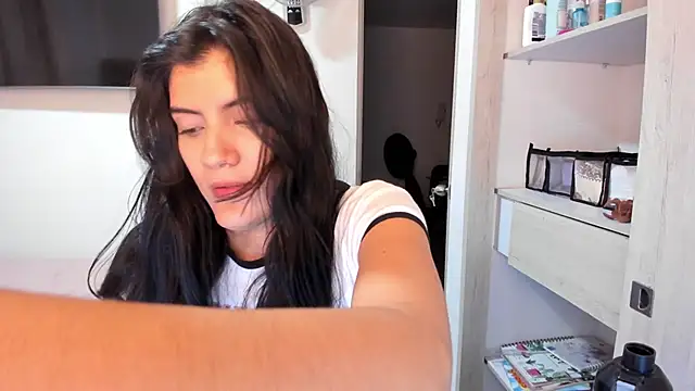 Snapshot of misstoya chatting on December 22, 2025, 2:33 am misstoya online show from December 22, 2025, 2:33 am