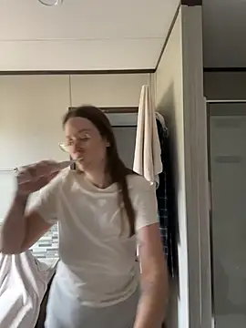 Sweetdee222x online show from November 29, 2025, 3:45 pm