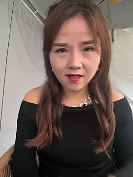 Snapshot of Efangfang chatting on March 5, 2025, 3:51 am Efangfang online show from March 5, 2025, 3:51 am