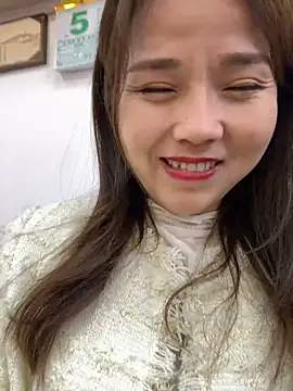 Snapshot of Efangfang chatting on February 5, 2025, 11:55 am Efangfang online show from February 5, 2025, 11:55 am