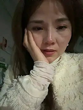 Snapshot of Efangfang chatting on February 24, 2025, 4:47 pm Efangfang online show from February 24, 2025, 4:47 pm