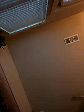 Snapshot of goldbuni chatting on November 30, 2025, 1:12 pm goldbuni online show from November 30, 2025, 1:12 pm