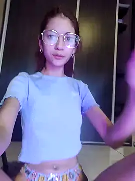 Valentcouple online show from January 15, 2025, 5:58 pm