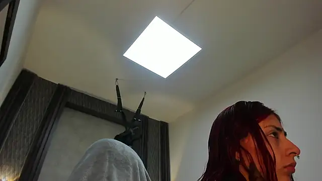 Snapshot of selene_red_ chatting on February 2, 2026, 12:31 am selene red online show from February 2, 2026, 12:31 am