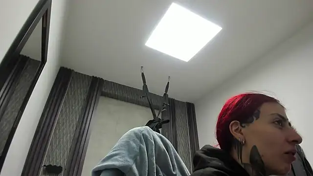 Snapshot of selene_red_ chatting on February 19, 2026, 12:40 am selene red online show from February 19, 2026, 12:40 am