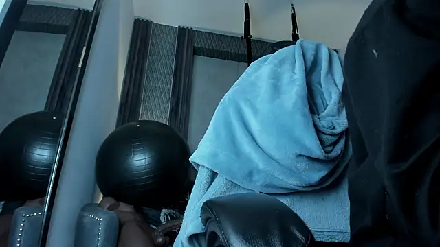 selene red  online show from October 18, 2025, 3:58 pm