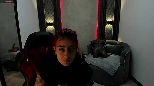 selene red  online show from March 11, 2025, 12:39 pm