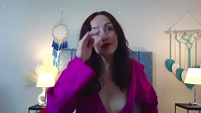 Snapshot of IberianMoonMK chatting on February 5, 2026, 5:53 pm IberianMoonMK online show from February 5, 2026, 5:53 pm