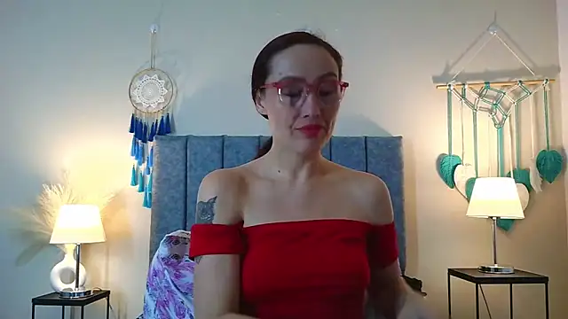 Snapshot of IberianMoonMK chatting on February 12, 2026, 5:34 pm IberianMoonMK online show from February 12, 2026, 5:34 pm