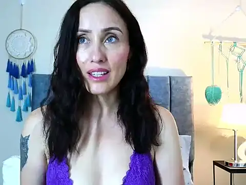 IberianMoonMK online show from September 28, 2025, 11:28 am