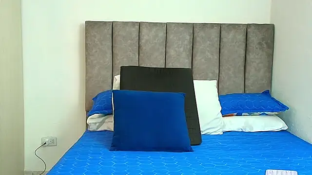 Snapshot of karina_lewis_ chatting on November 13, 2025, 4:05 am karina lewis online show from November 13, 2025, 4:05 am