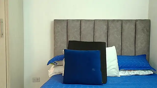 Snapshot of karina_lewis_ chatting on November 6, 2025, 3:54 am karina lewis online show from November 6, 2025, 3:54 am