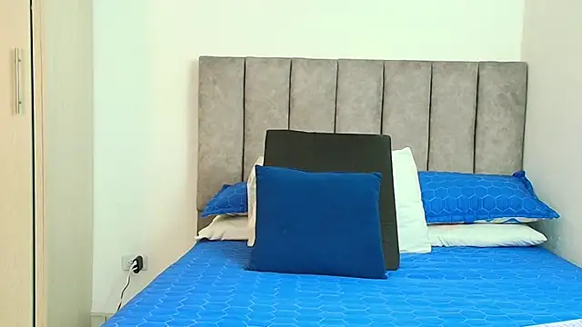 Snapshot of karina_lewis_ chatting on September 29, 2025, 4:08 am karina lewis online show from September 29, 2025, 4:08 am