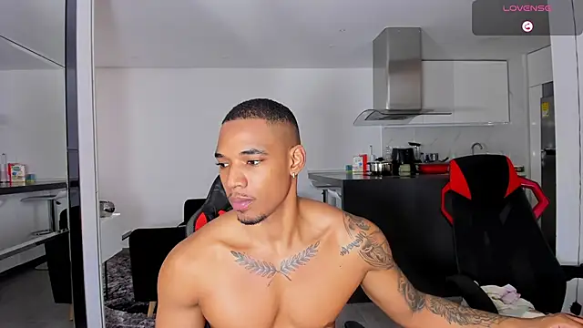 Snapshot of TROYWESLY- chatting on October 5, 2025, 9:38 pm TROYWESLY- online show from October 5, 2025, 9:38 pm