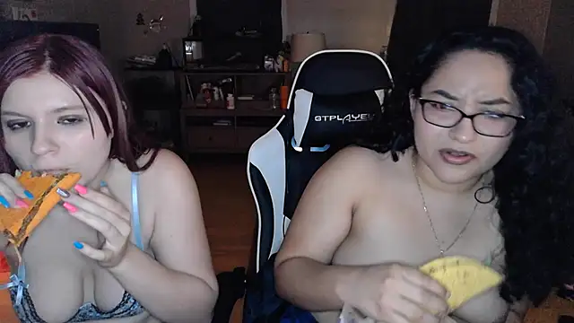 Snapshot of Elliewgfs chatting on December 14, 2024, 5:18 am Elliewgfs online show from December 14, 2024, 5:18 am