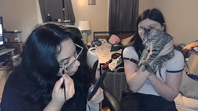 Snapshot of Elliewgfs chatting on March 12, 2025, 12:31 am Elliewgfs online show from March 12, 2025, 12:31 am