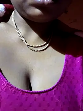 DARK WINE  online show from November 10, 2025, 10:48 pm