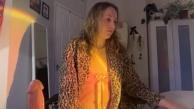 Snapshot of Littlelolo60 chatting on February 5, 2026, 5:20 pm Littlelolo60 online show from February 5, 2026, 5:20 pm