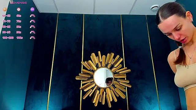 AprilWong online show from February 18, 2026, 6:11 am