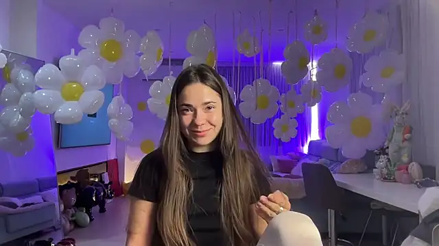 Mika Miller online show from March 15, 2026, 10:28 pm