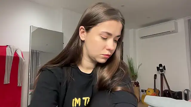 Snapshot of Mika_Miller chatting on February 6, 2026, 7:04 am Mika Miller online show from February 6, 2026, 7:04 am