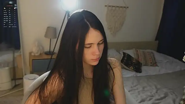 jennetdoll online show from November 28, 2025, 5:35 pm