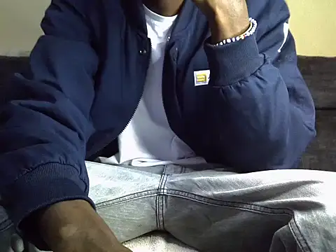 Delicious-D online show from November 9, 2025, 7:18 pm