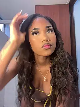 Snapshot of Lya-Kasandra chatting on February 9, 2025, 10:43 pm Lya-Kasandra online show from February 9, 2025, 10:43 pm