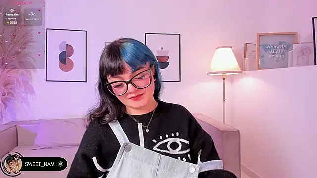 Sweet Namii online show from December 18, 2025, 4:33 pm