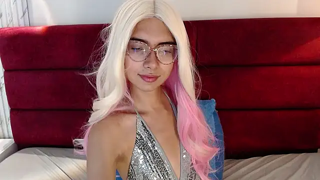 sara saenz99 online show from March 20, 2025, 7:35 pm