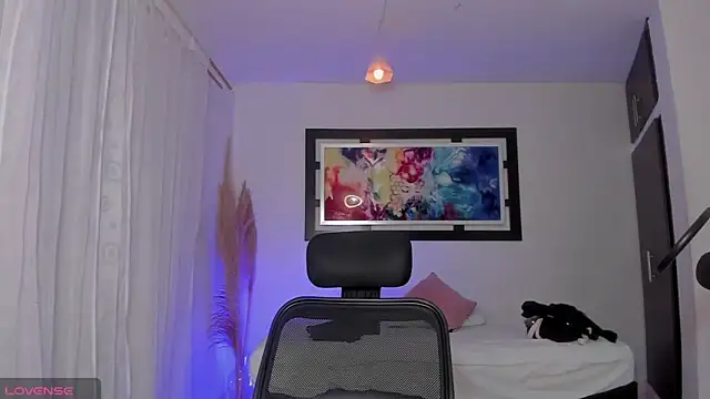 Scarlett 811 online show from April 16, 2026, 10:34 pm