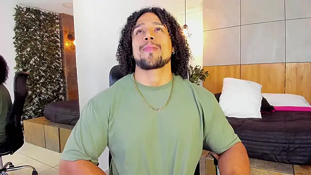 MikeEstevess online show from March 4, 2025, 7:30 am