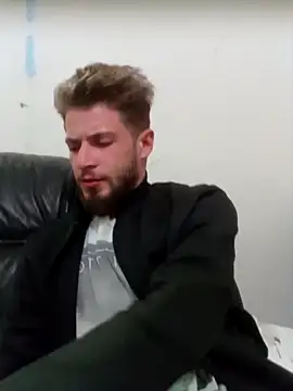 jimmyy  online show from September 26, 2025, 10:33 am