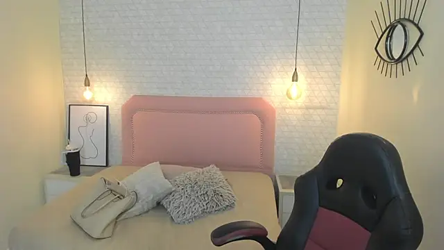 Snapshot of Kittytimberlake chatting on February 16, 2026, 12:59 pm Kittytimberlake online show from February 16, 2026, 12:59 pm