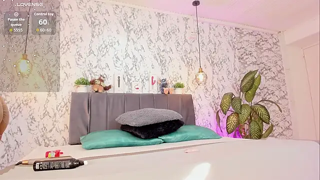 aihnoa split online show from November 10, 2025, 1:05 pm