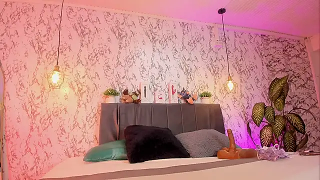 aihnoa split online show from November 14, 2025, 1:26 pm