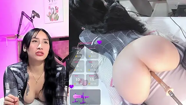 Snapshot of lili_moonn chatting on October 24, 2025, 11:09 am lili moonn online show from October 24, 2025, 11:09 am