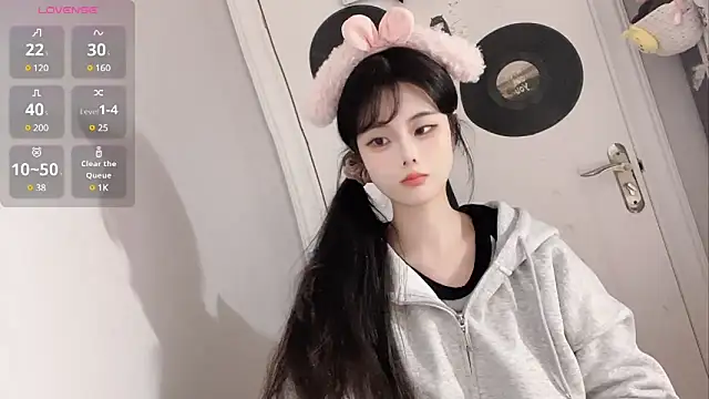 Qedgjwyz1 online show from March 5, 2025, 11:49 am