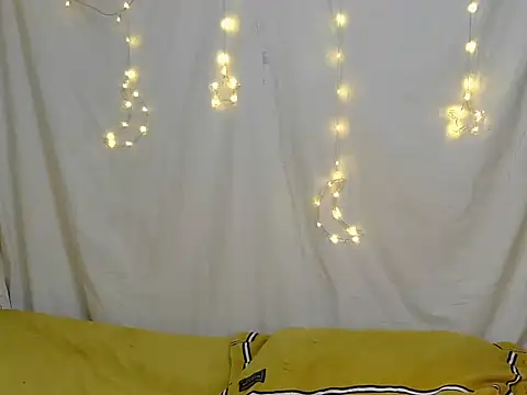 StarBarbiee online show from December 17, 2025, 8:25 pm