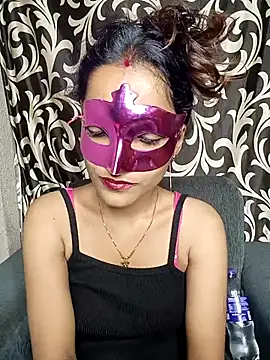 REVA DARLING online show from May 8, 2026, 2:43 pm