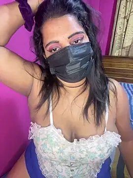 NOORA-GIRL online show from September 8, 2025, 9:58 pm