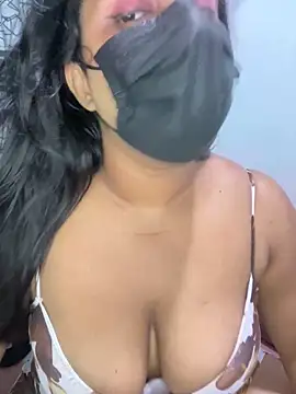 NOORA-GIRL online show from December 15, 2025, 1:50 pm