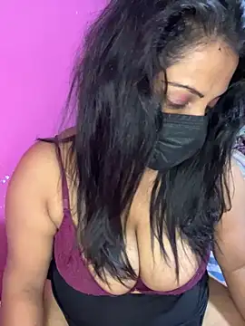 NOORA-GIRL online show from November 18, 2025, 12:19 pm