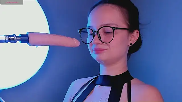 bitchpeace  online show from July 11, 2026, 8:31 pm