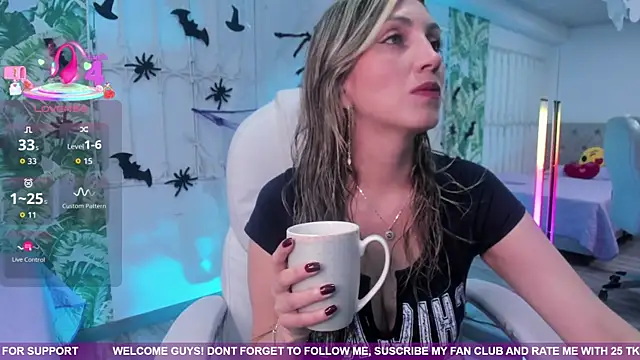 Snapshot of anny_sweet72 chatting on November 6, 2025, 12:20 pm anny sweet72 online show from November 6, 2025, 12:20 pm