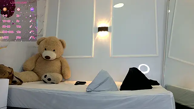 zorravioletta1 online show from March 22, 2026, 11:56 am