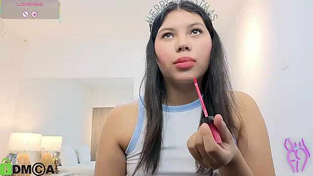 ISA  CUTEE online show from December 4, 2025, 4:11 am