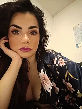 Snapshot of Saturnia_Yvonne chatting on December 5, 2024, 7:00 pm Saturnia Yvonne online show from December 5, 2024, 7:00 pm