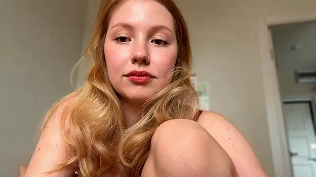 Snapshot of HoneyAudrey chatting on May 5, 2026, 2:47 am HoneyAudrey online show from May 5, 2026, 2:47 am