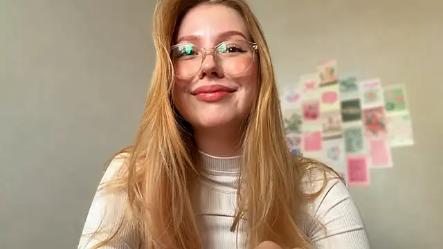 Snapshot of HoneyAudrey chatting on April 21, 2026, 2:51 am HoneyAudrey online show from April 21, 2026, 2:51 am
